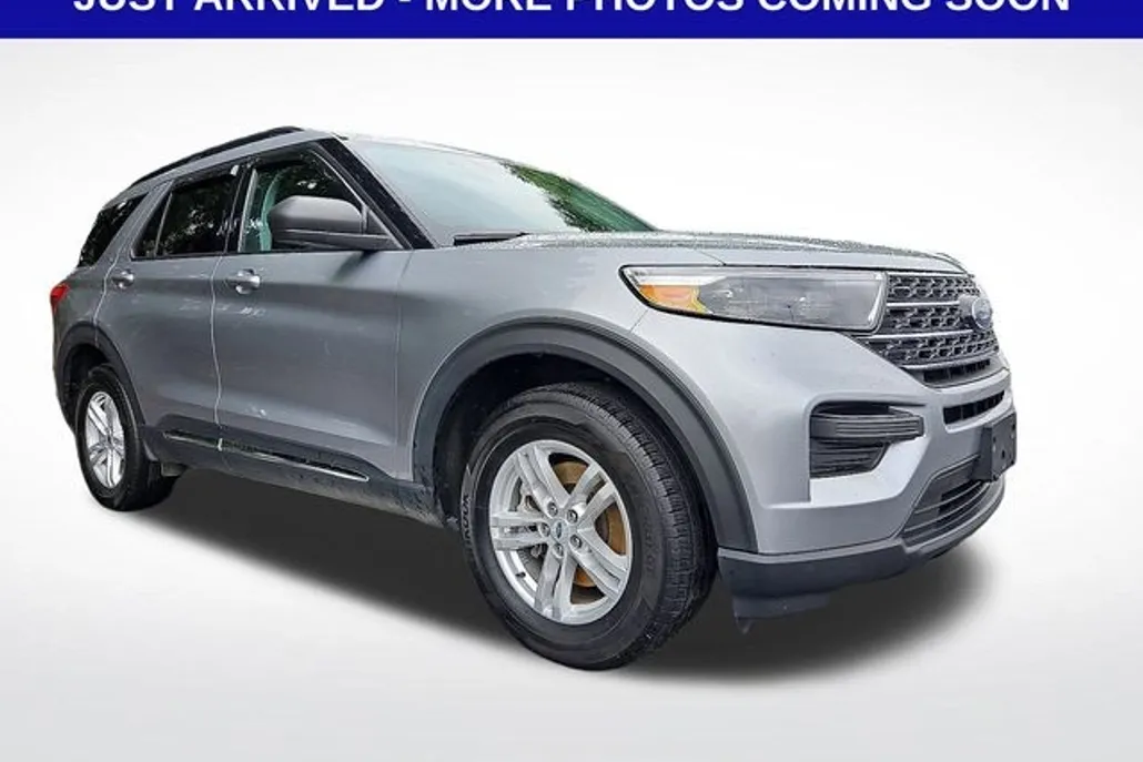 2023 Ford Explorer XLT photo 1