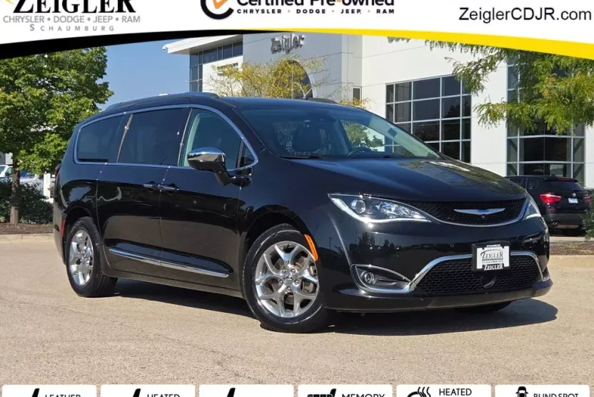 2018 Chrysler Pacifica Limited photo 1
