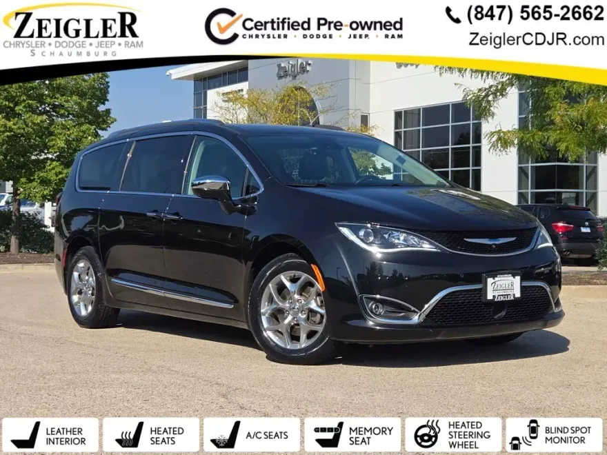 2018 Chrysler Pacifica Limited photo 1