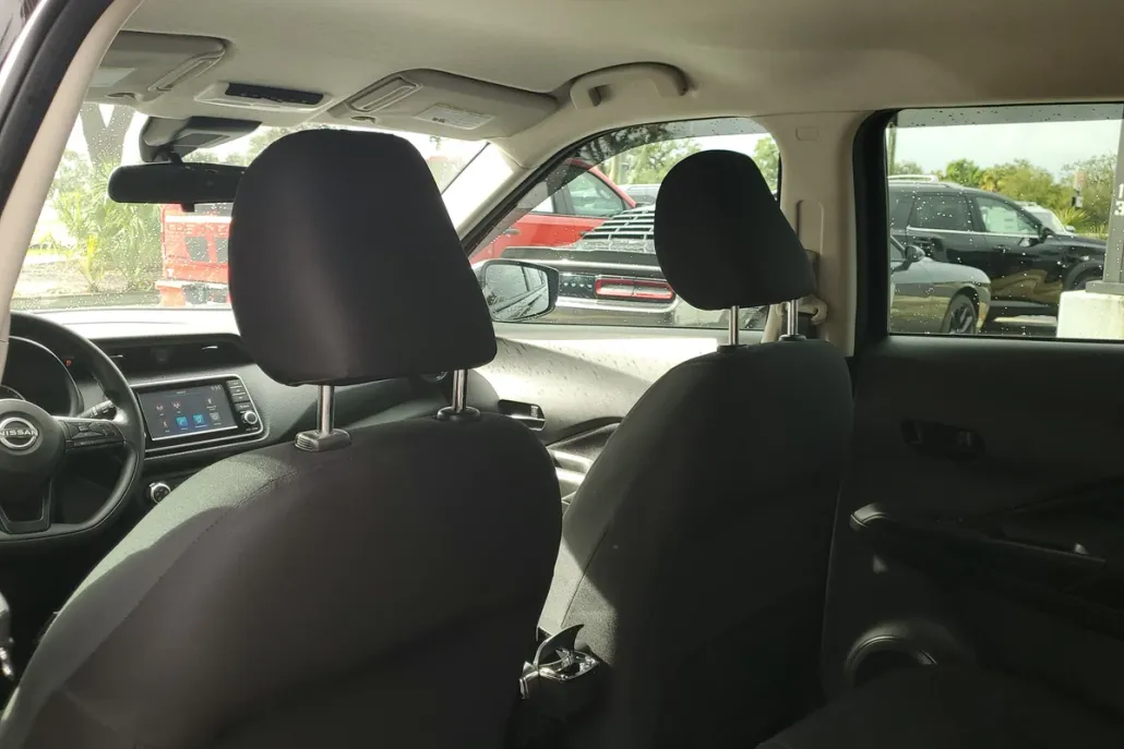 2023 Nissan Kicks S photo 1