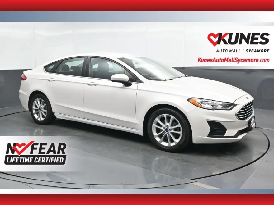 2020 Ford Fusion SE photo 1