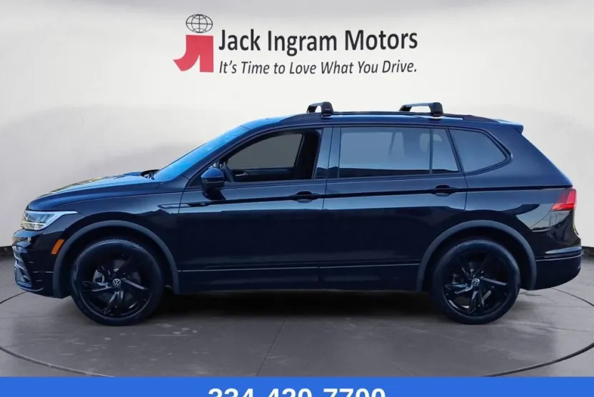 2023 Volkswagen Tiguan SE R-Line Black photo 1