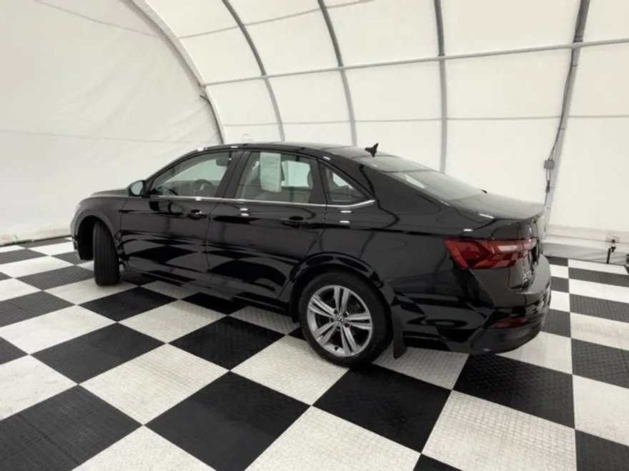 2022 Volkswagen Jetta 1.5T SE photo 1