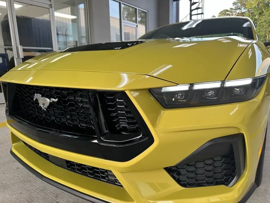 2025 Ford Mustang GT photo 1