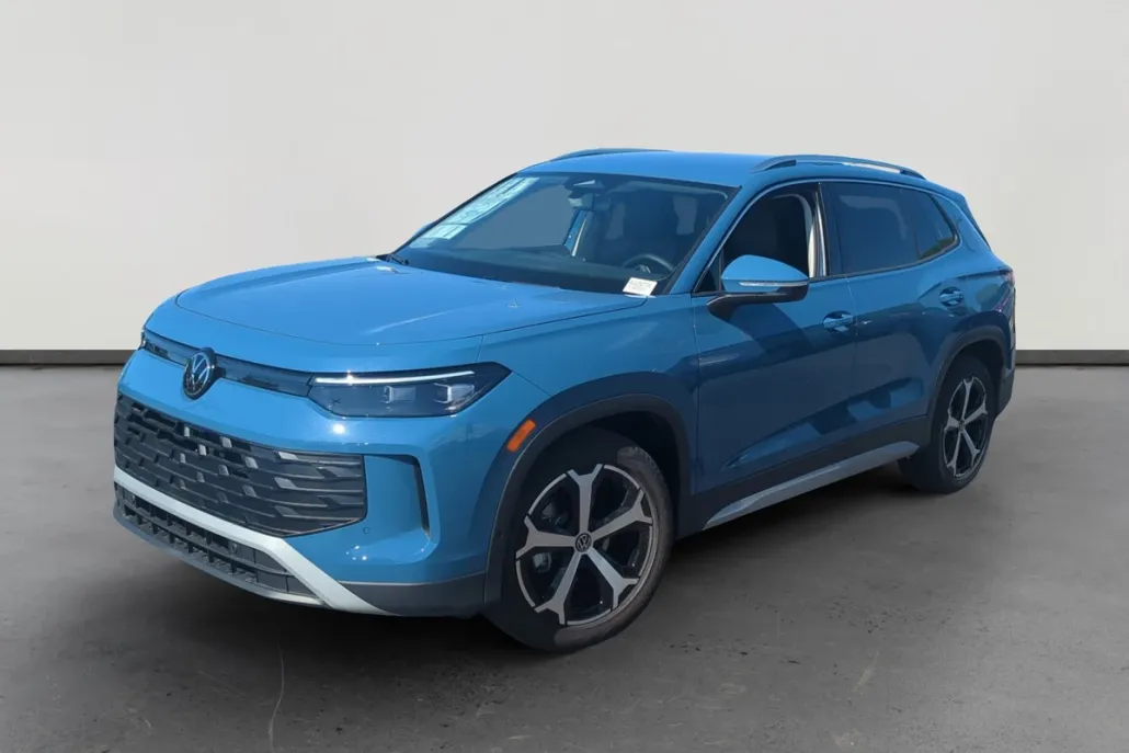 2025 Volkswagen Tiguan SE photo 1