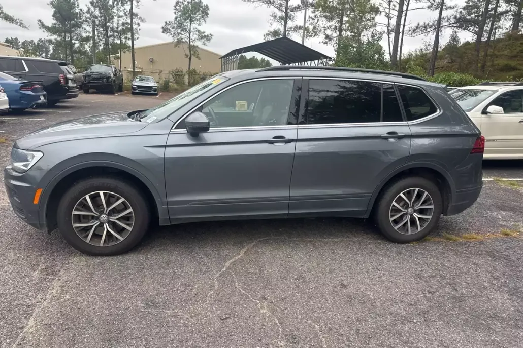 2019 Volkswagen Tiguan SE photo 1