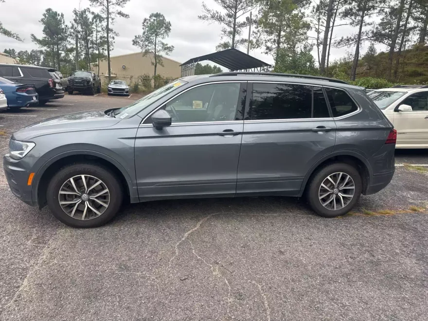 2019 Volkswagen Tiguan SE photo 1