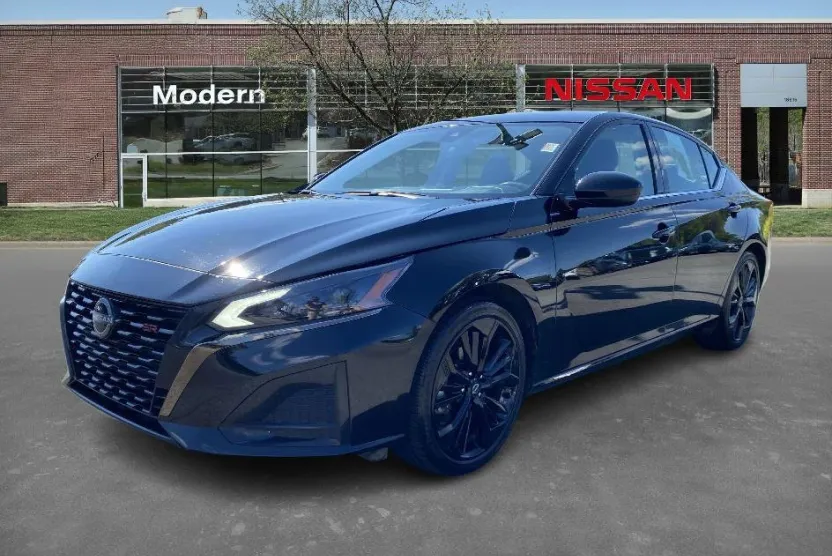 2024 Nissan Altima 2.5 SR photo 1