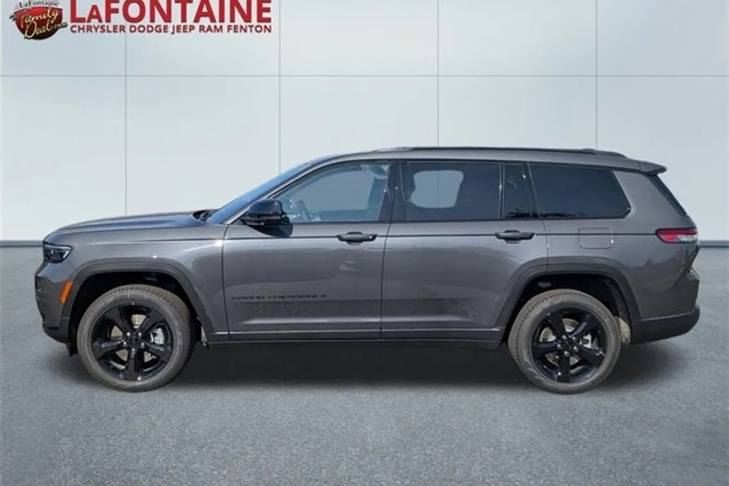 2025 Jeep Grand Cherokee Limited photo 1