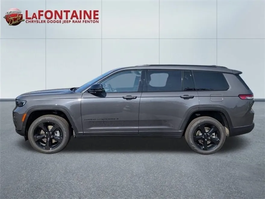 2025 Jeep Grand Cherokee Limited photo 1