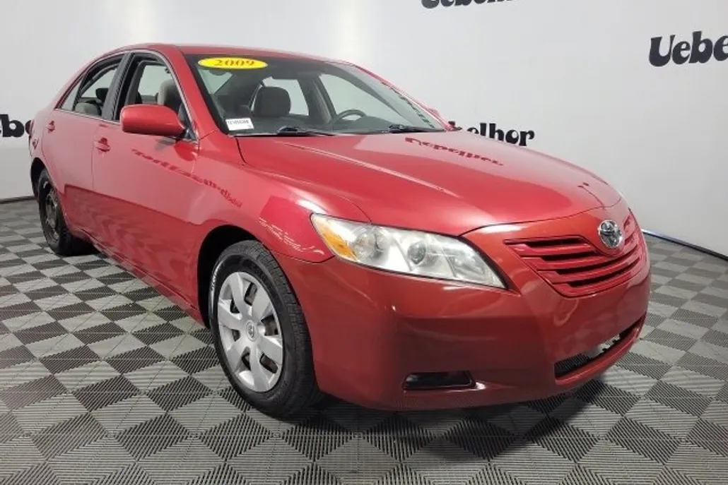 2009 Toyota Camry LE photo 1