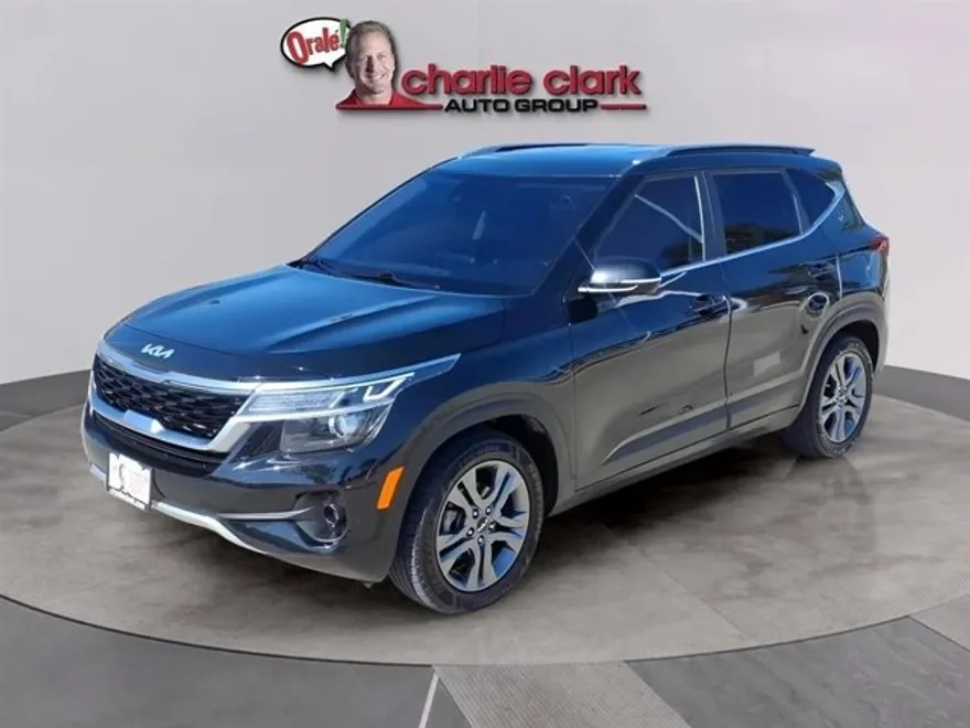 2023 Kia Seltos S photo 1