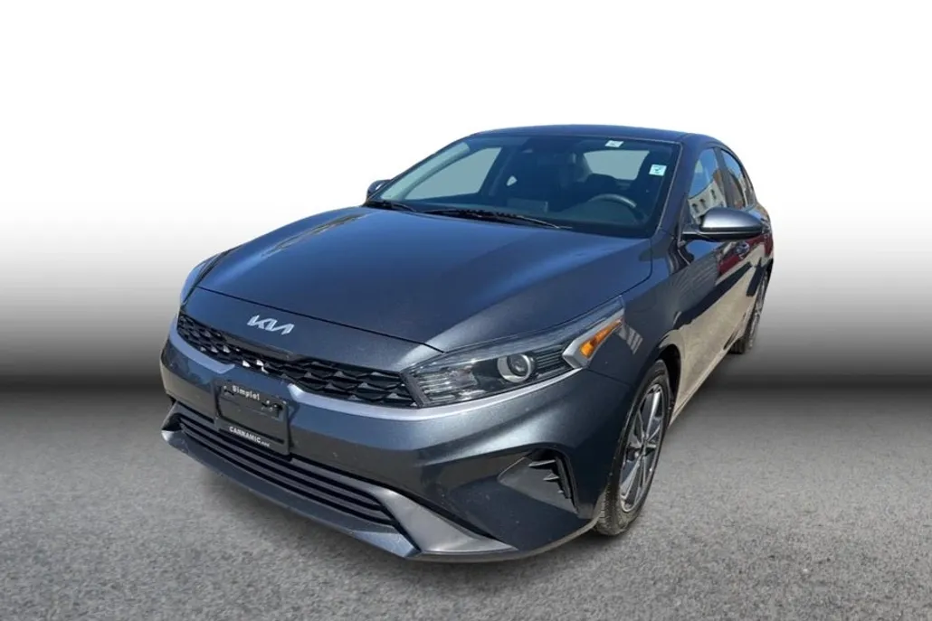 2023 Kia Forte LXS photo 1
