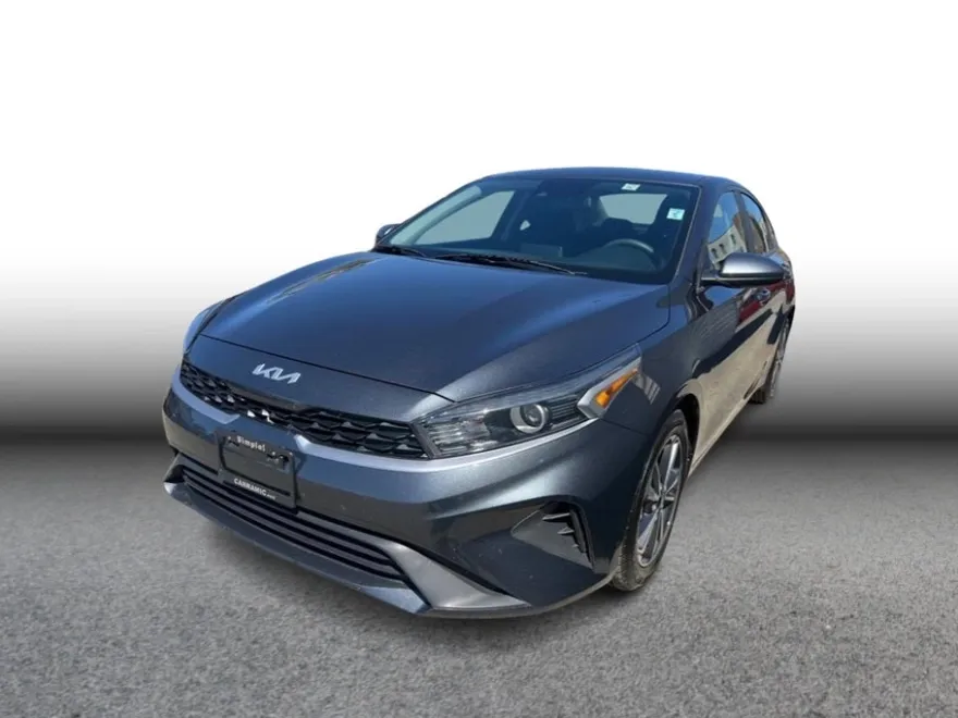 2023 Kia Forte LXS photo 1