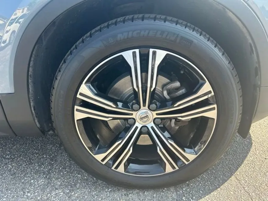 2020 Volvo XC40 Inscription photo 1