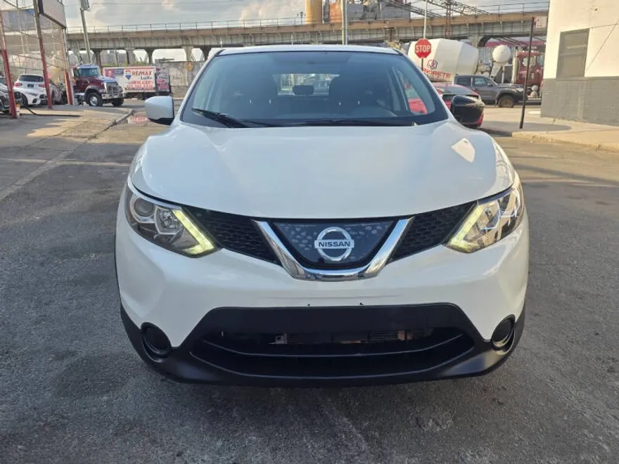 2018 Nissan Rogue Sport S photo 1