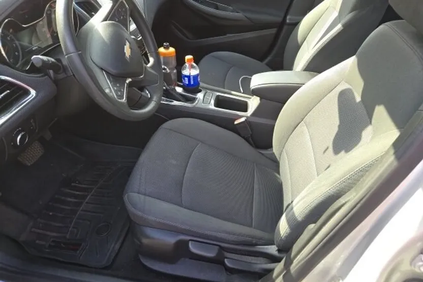 2017 Chevrolet Cruze LT photo 1