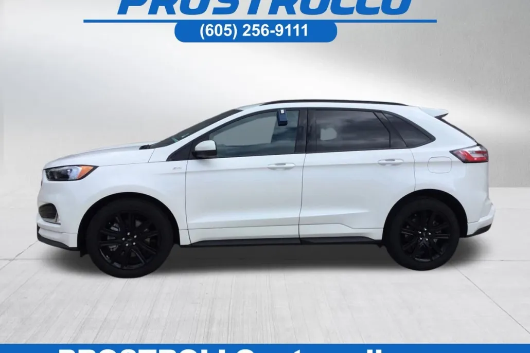 2023 Ford Edge SEL photo 1