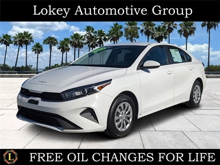 2023 Kia Forte LX photo 1