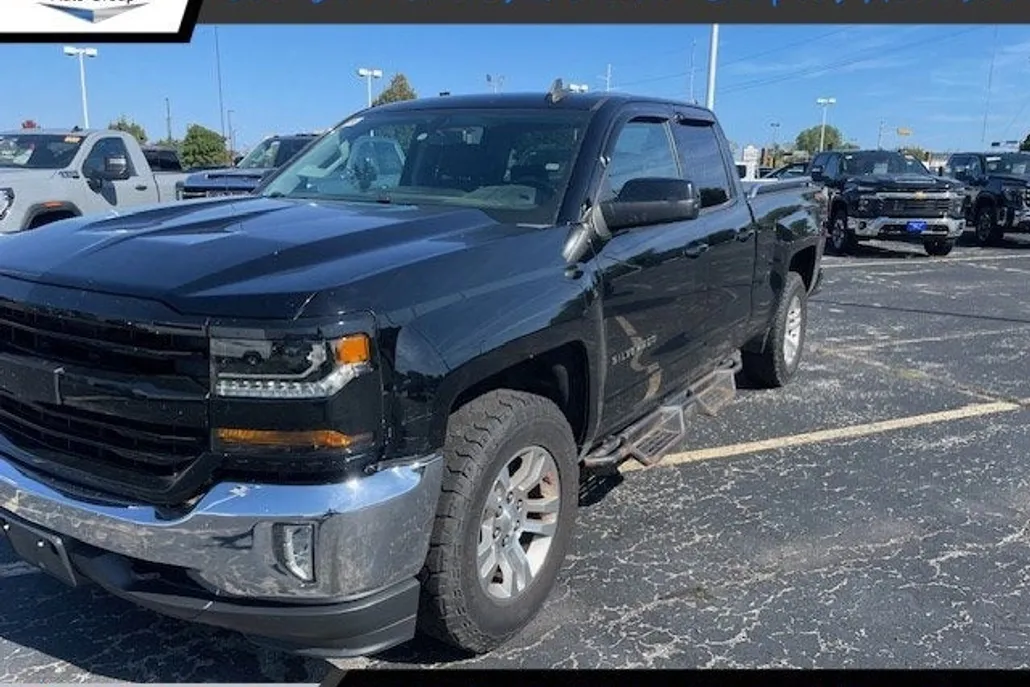2016 Chevrolet Silverado 1500 LT photo 1