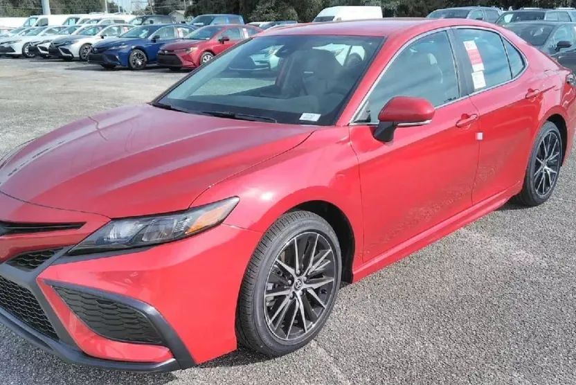 2024 Toyota Camry SE photo 1