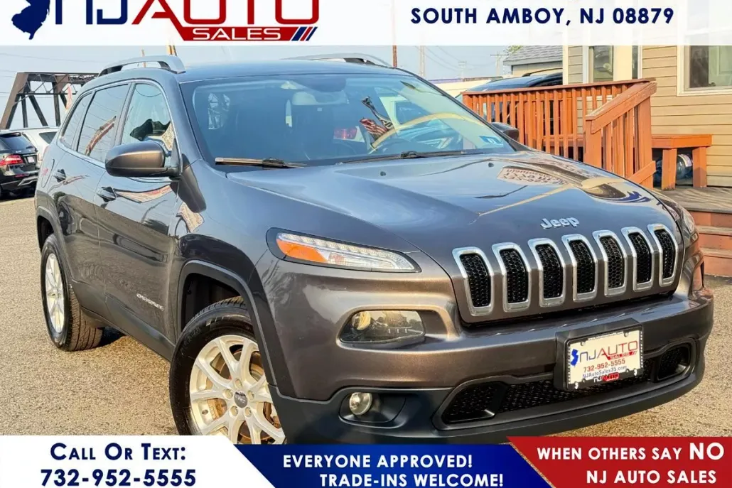 2016 Jeep Cherokee Latitude photo 1