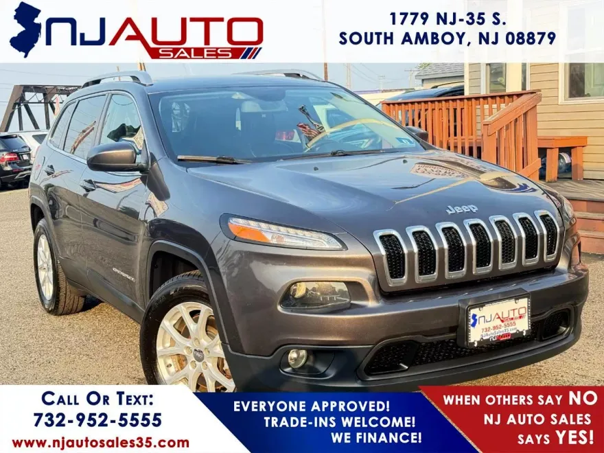 2016 Jeep Cherokee Latitude photo 1