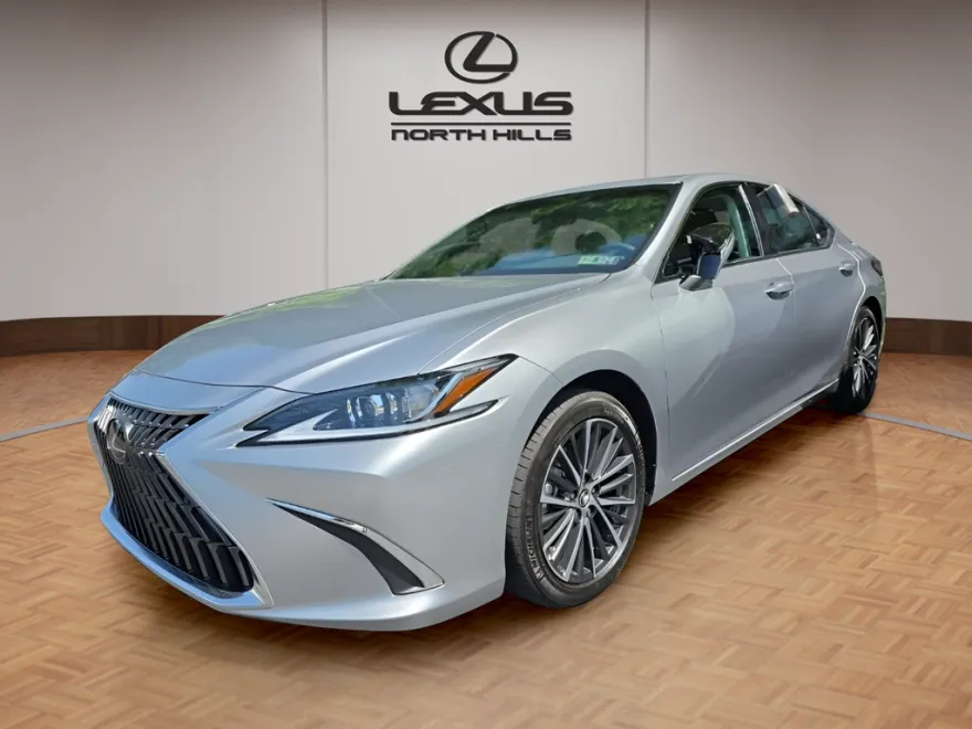 2025 Lexus ES 300h photo 1