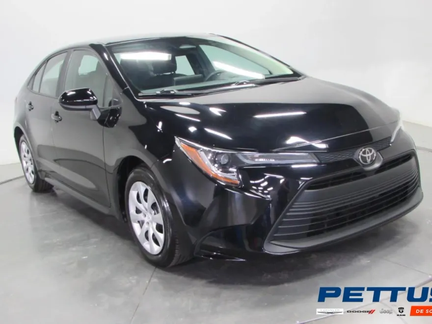 2024 Toyota Corolla LE photo 1