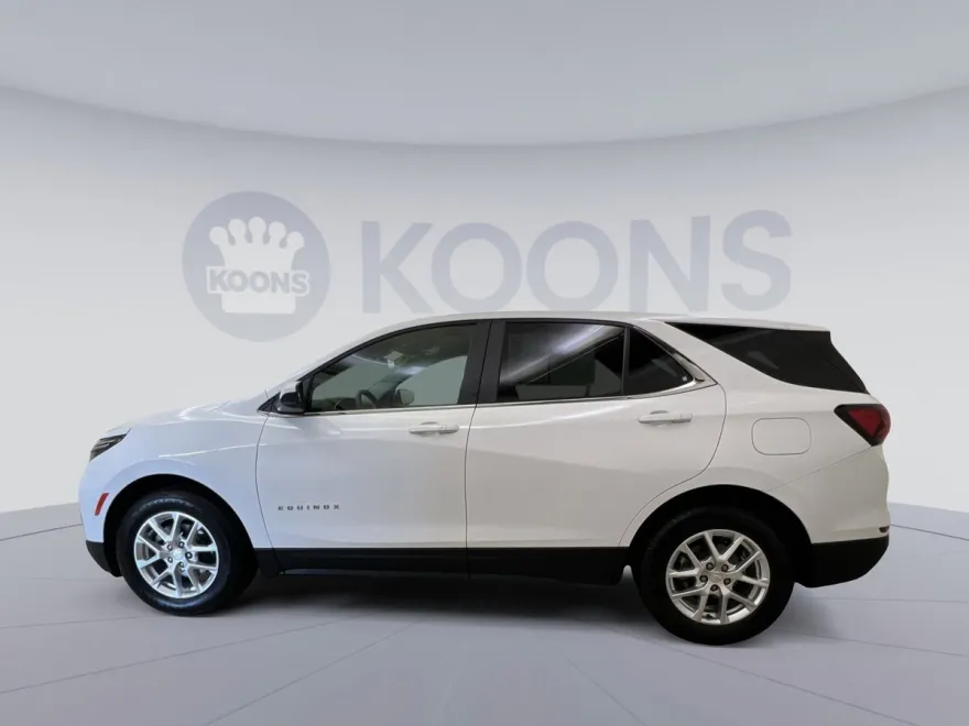 2022 Chevrolet Equinox LT photo 1