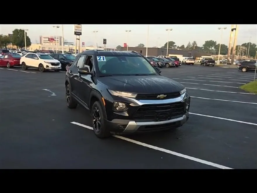 2021 Chevrolet Trailblazer LT photo 1