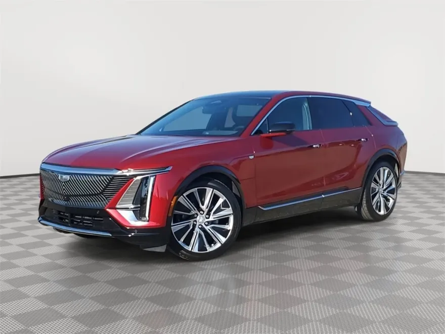 2024 Cadillac Lyriq Luxury photo 1