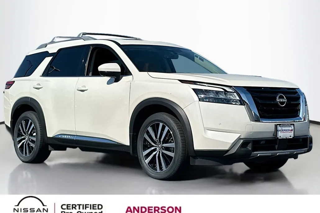 2024 Nissan Pathfinder Platinum photo 1
