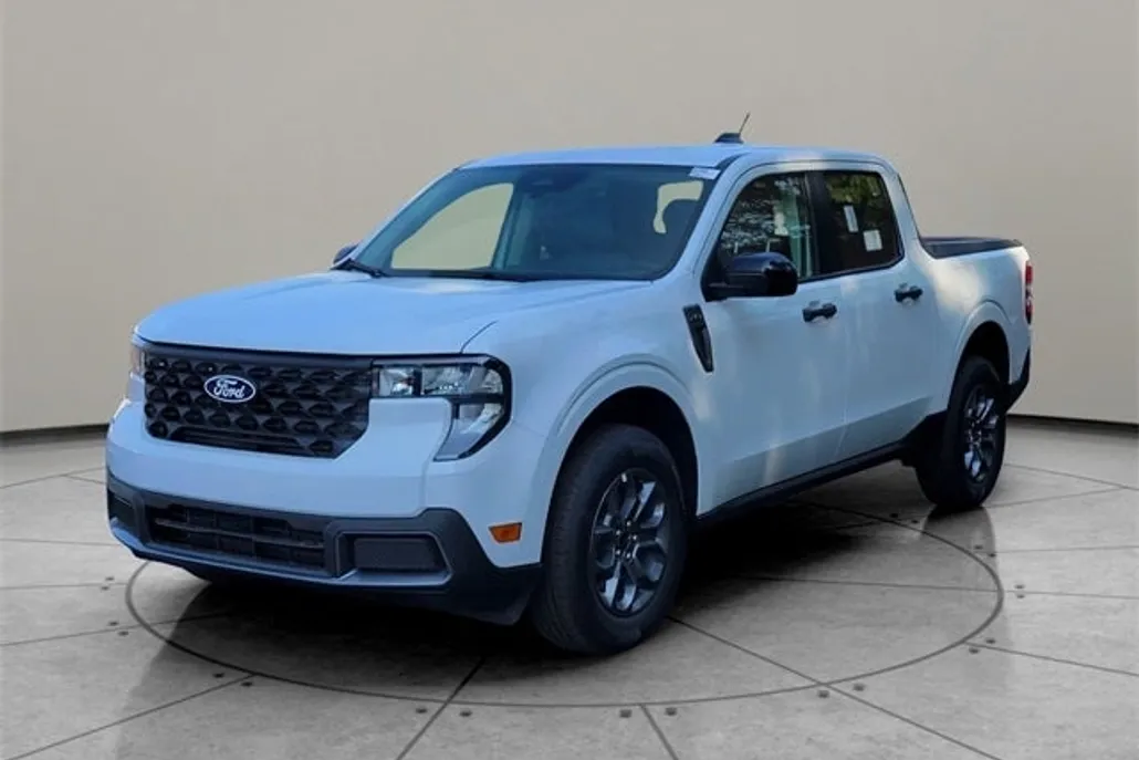 2025 Ford Maverick XLT photo 1