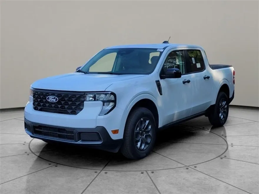 2025 Ford Maverick XLT photo 1