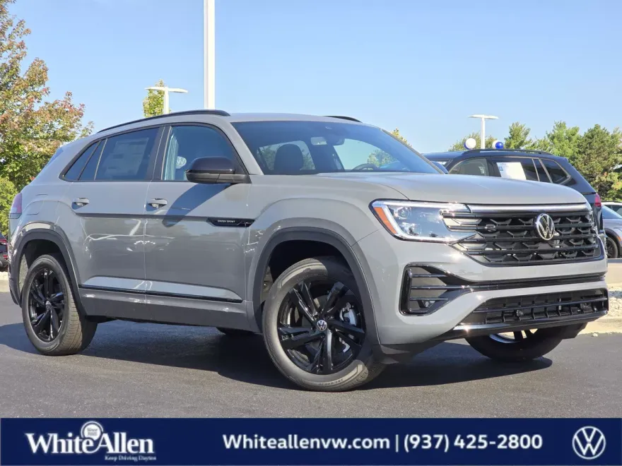 2026 Volkswagen Atlas Cross Sport SEL R-Line photo 1