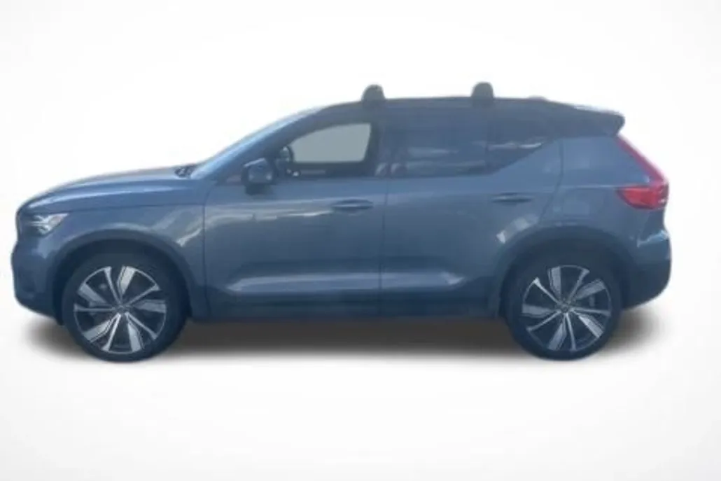 2022 Volvo XC40 Recharge Twin Ultimate photo 1
