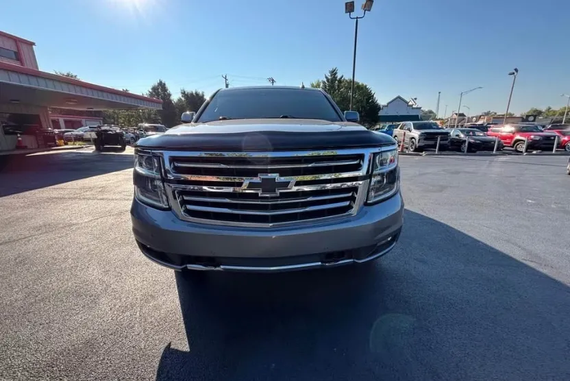 2018 Chevrolet Tahoe LT photo 1