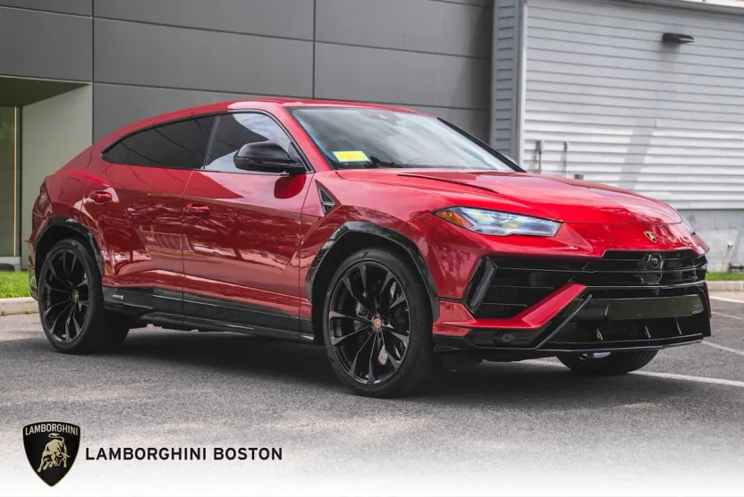 2023 Lamborghini Urus S photo 1