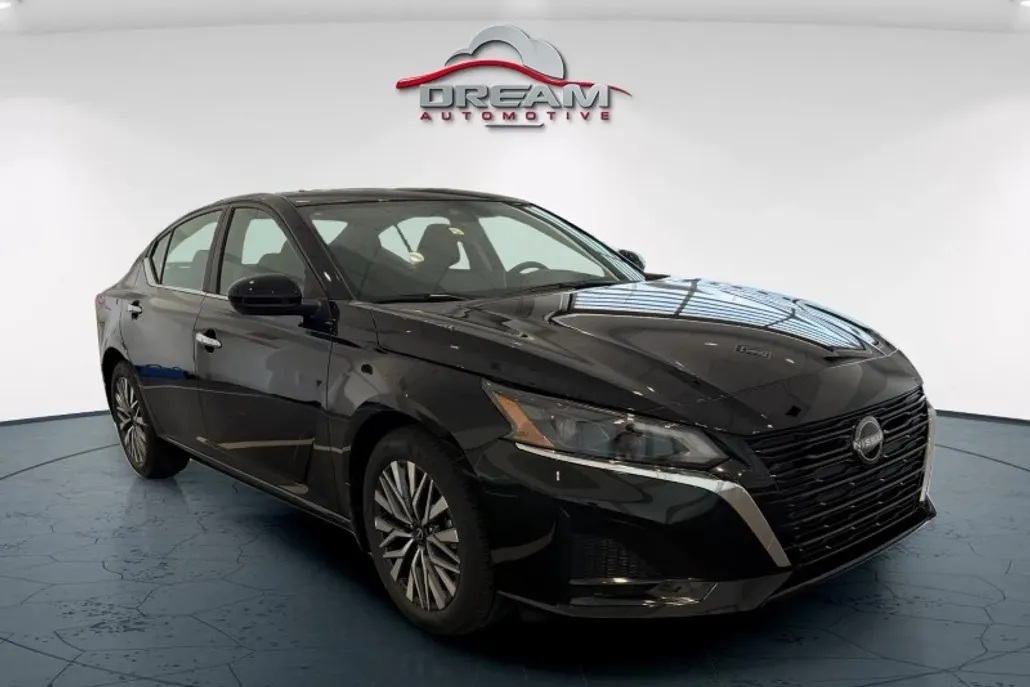 2025 Nissan Altima SV photo 1