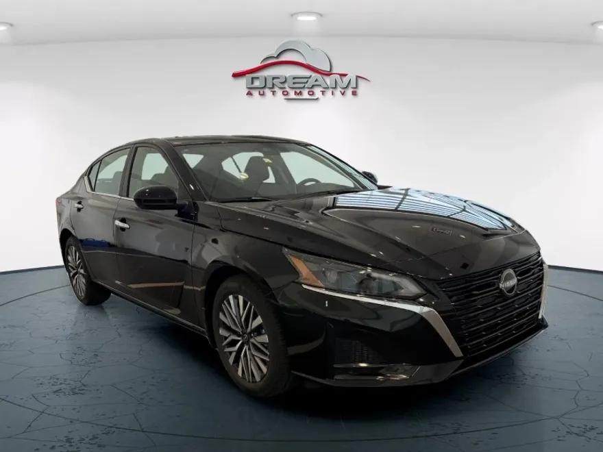 2025 Nissan Altima SV photo 1