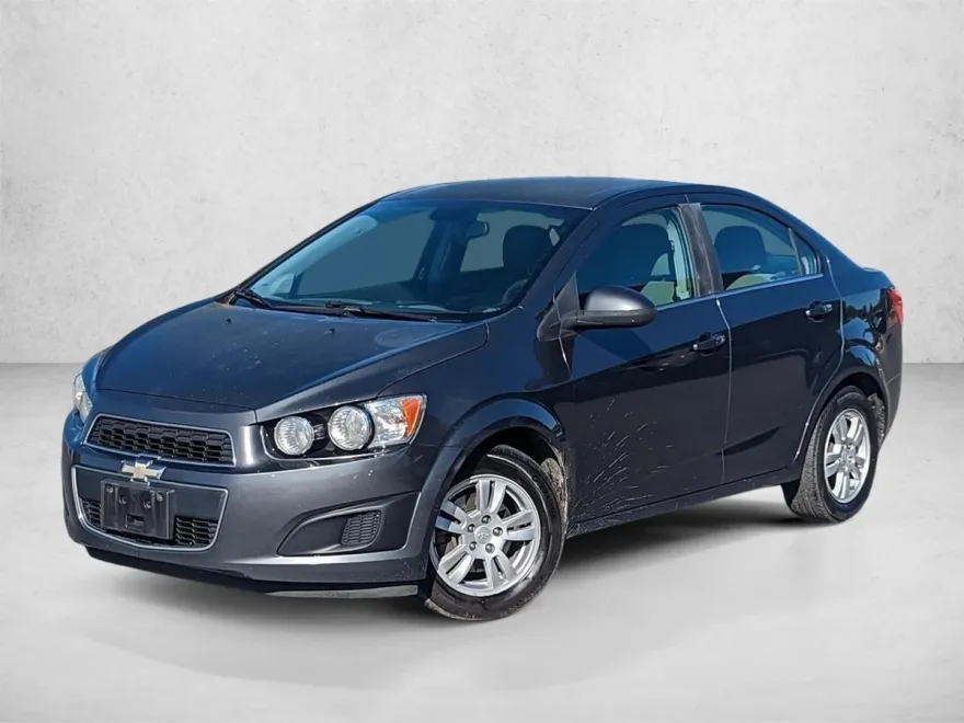 2013 Chevrolet Sonic LT photo 1