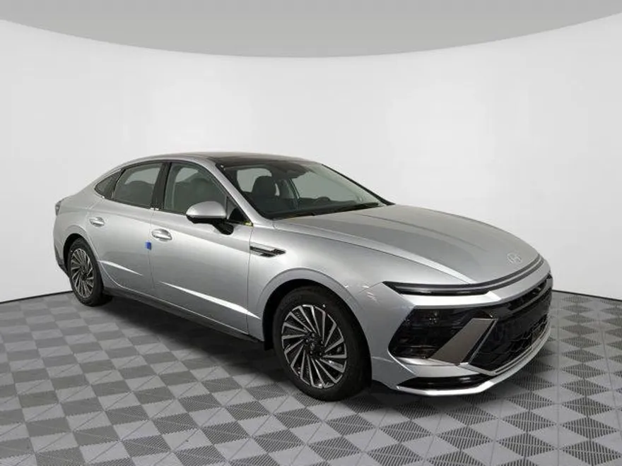 2025 Hyundai Sonata Hybrid Limited photo 1