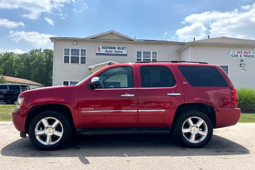 2012 Chevrolet Tahoe LTZ photo 1