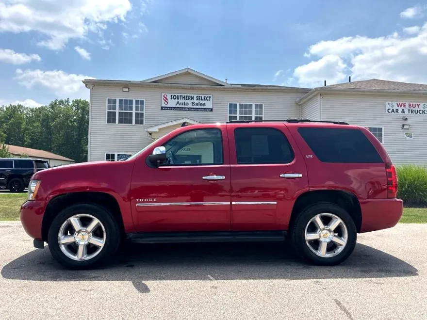 2012 Chevrolet Tahoe LTZ photo 1