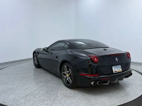 2017 Ferrari California T photo 4