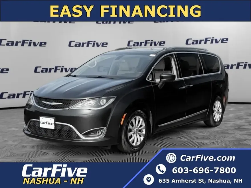2018 Chrysler Pacifica Touring L photo 1
