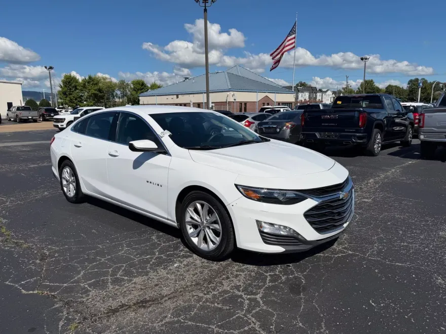 2023 Chevrolet Malibu 1LT photo 1