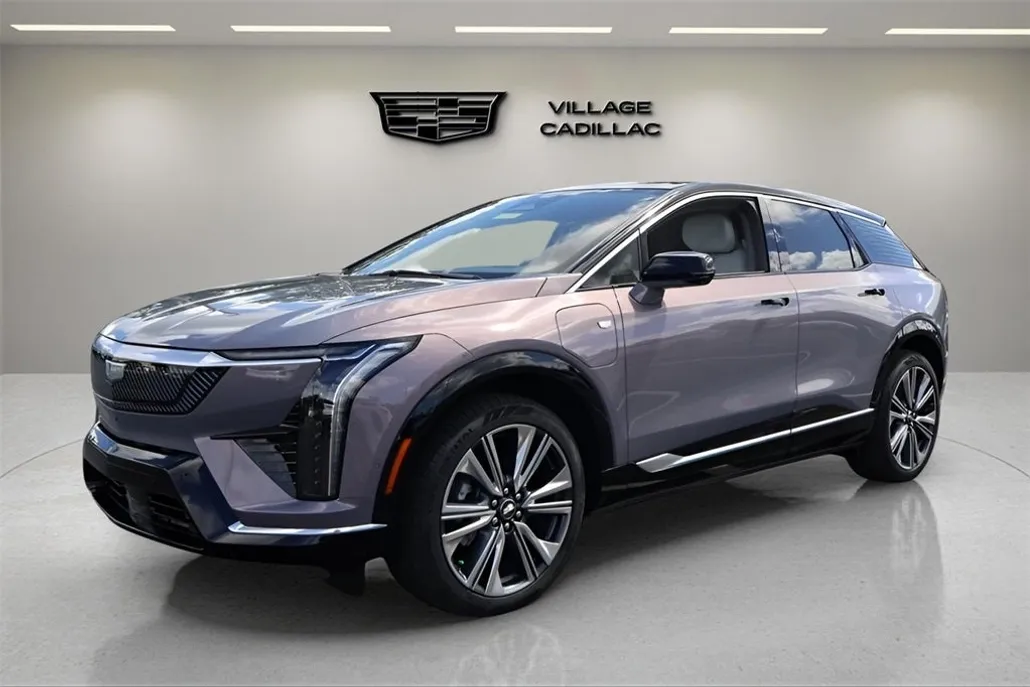 2025 Cadillac Optiq Luxury photo 1