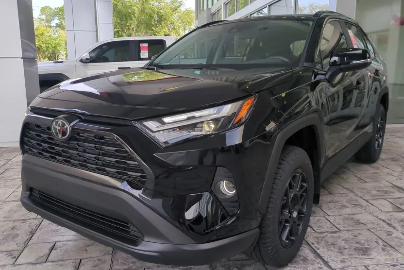 2025 Toyota RAV4 XLE photo 1